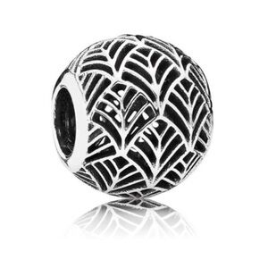 Pandora Tropicana Charm